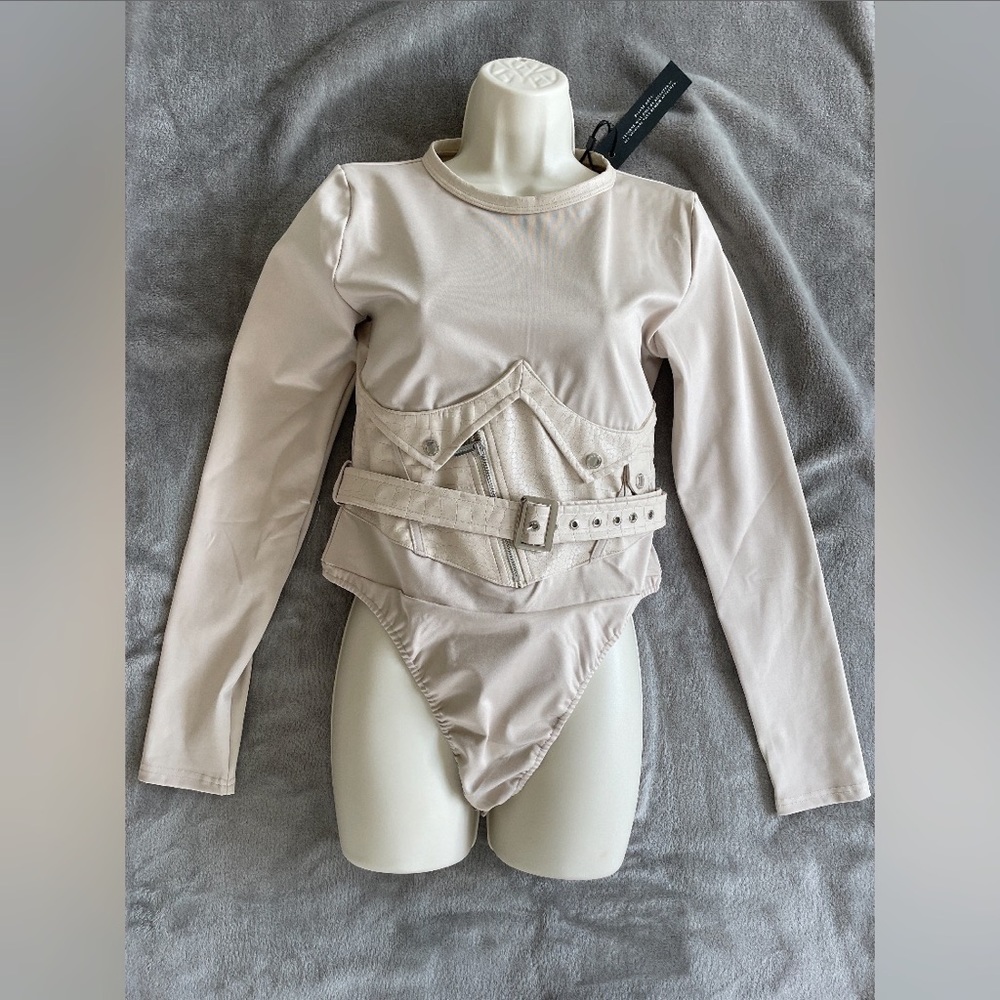 Maniere de Voir cream bodysuit. Size 14. NWT